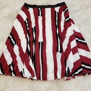 Express Pleated Midi Skirt. NWT. Sz L